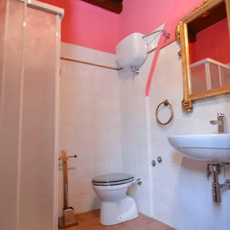 Torre Caetani- Night In A Medieval Tower Gasthuis