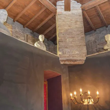 Guest house Torre Caetani- Night In A Medieval Tower