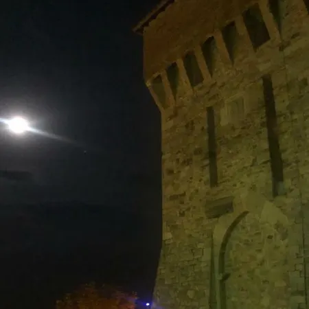ゲストハウス Torre Caetani- Night In A Medieval Tower トーディ