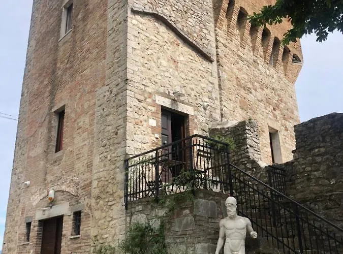 Torre Caetani- Night In A Medieval Tower Gasthof 4*