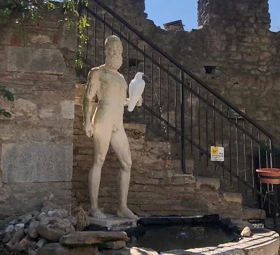 Torre Caetani- Night In A Medieval Tower Pensjonat 4*