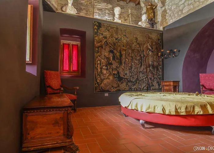 Torre Caetani- Night In A Medieval Tower Gasthof Todi