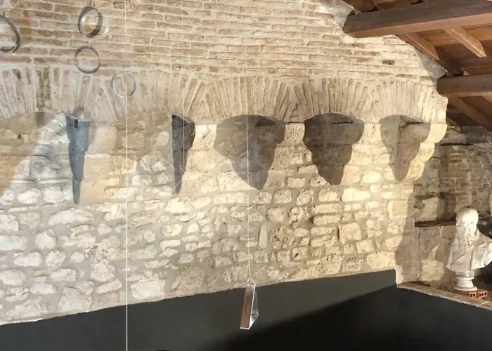 Pensjonat Torre Caetani- Night In A Medieval Tower 4*