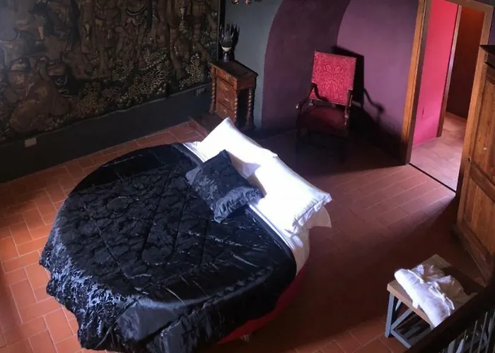 Torre Caetani- Night In A Medieval Tower Gasthof